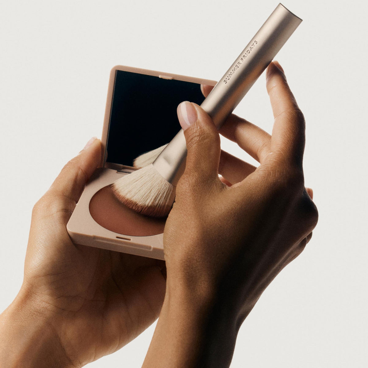 the-bronzer-brush-n9 Bronzer_Brush-3.jpg