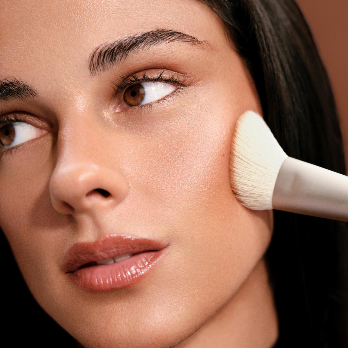 the-bronzer-brush-n9 Bronzer_Brush.jpg