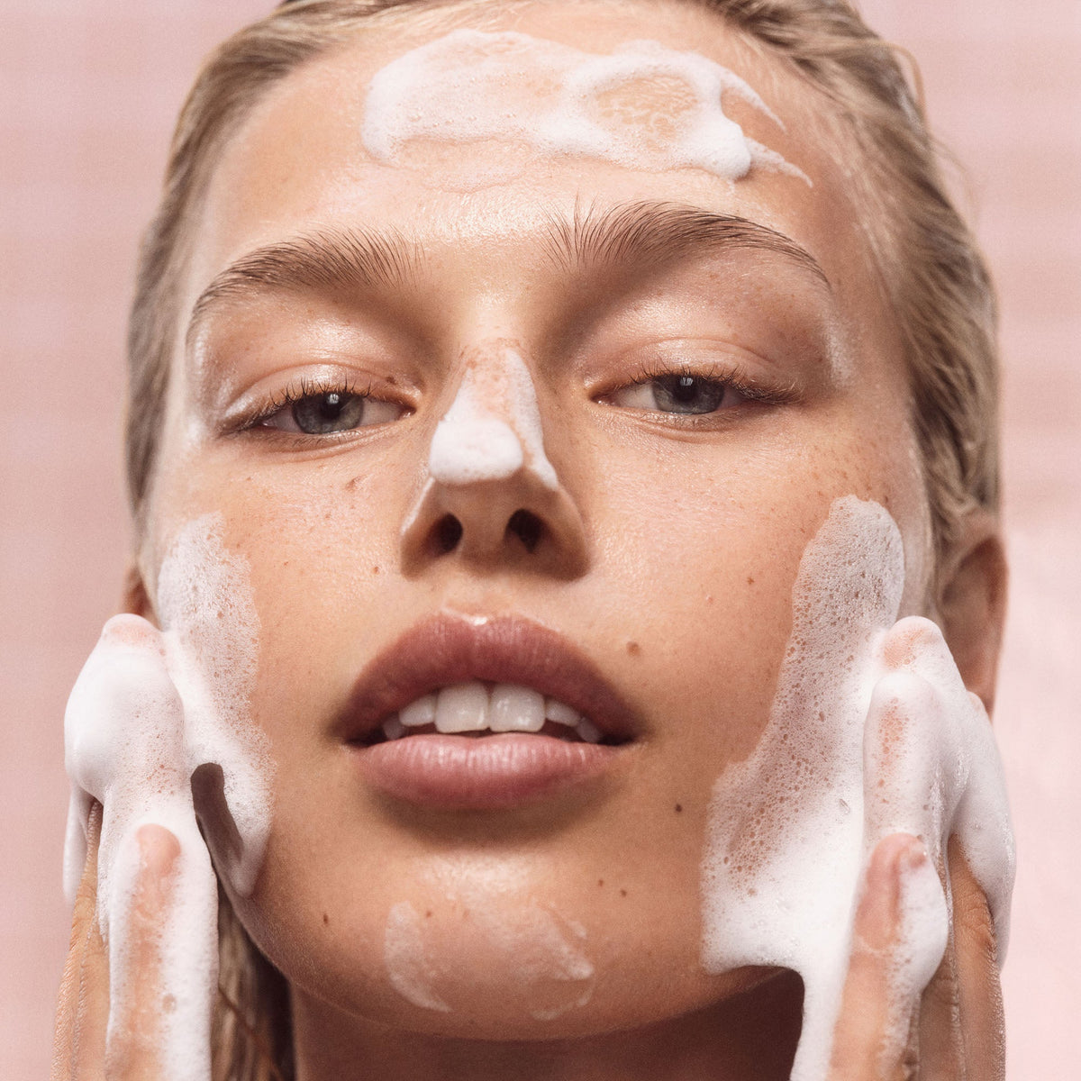 pink-dewtm-gel-cleanser-a7 Pinnk-Dew-4.jpg